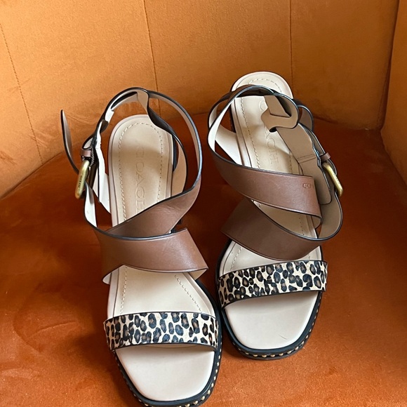 Coach heels - Picture 2 of 2